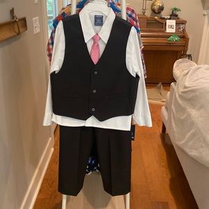 Perfect set for a dressy event! 4-piece NWT